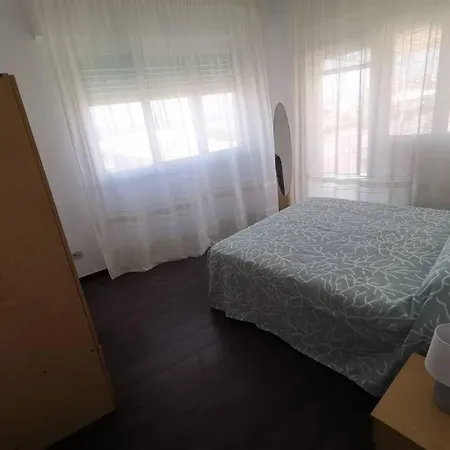 Villa Villa fronte mare con 2 posti auto e giardino Gaeta